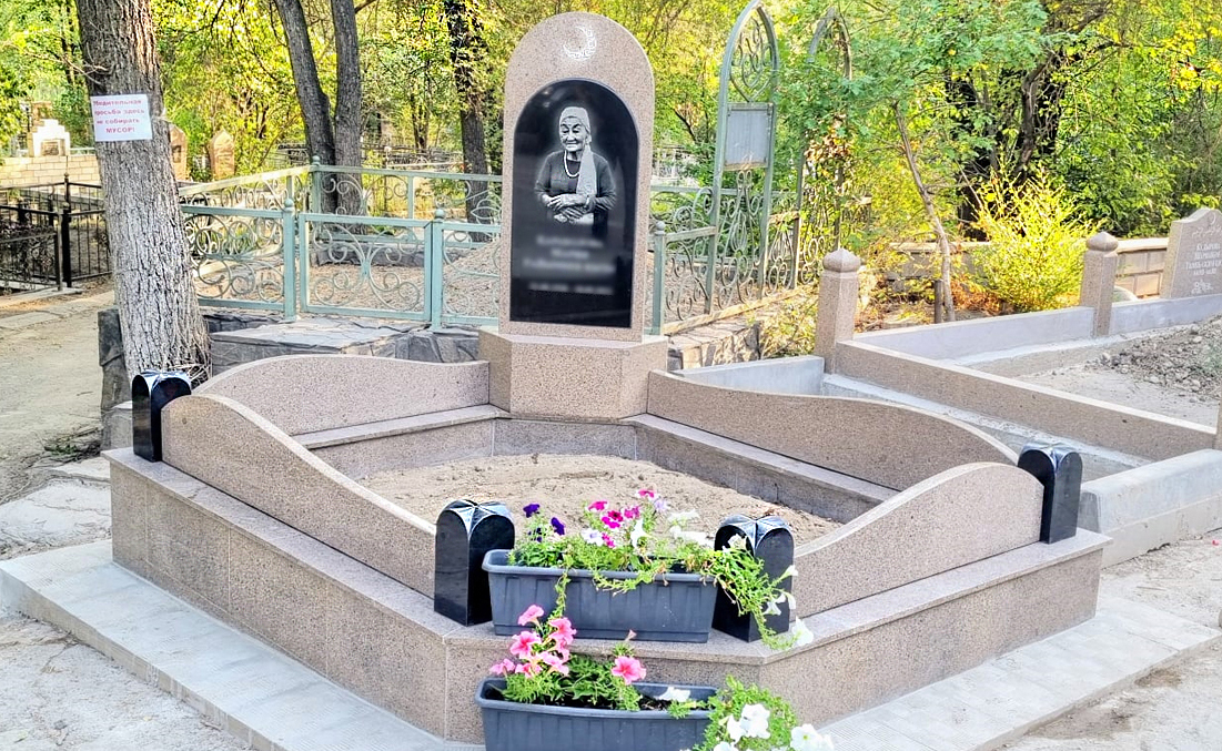 Бюджетные могильные надгробия из гранита в Алматы