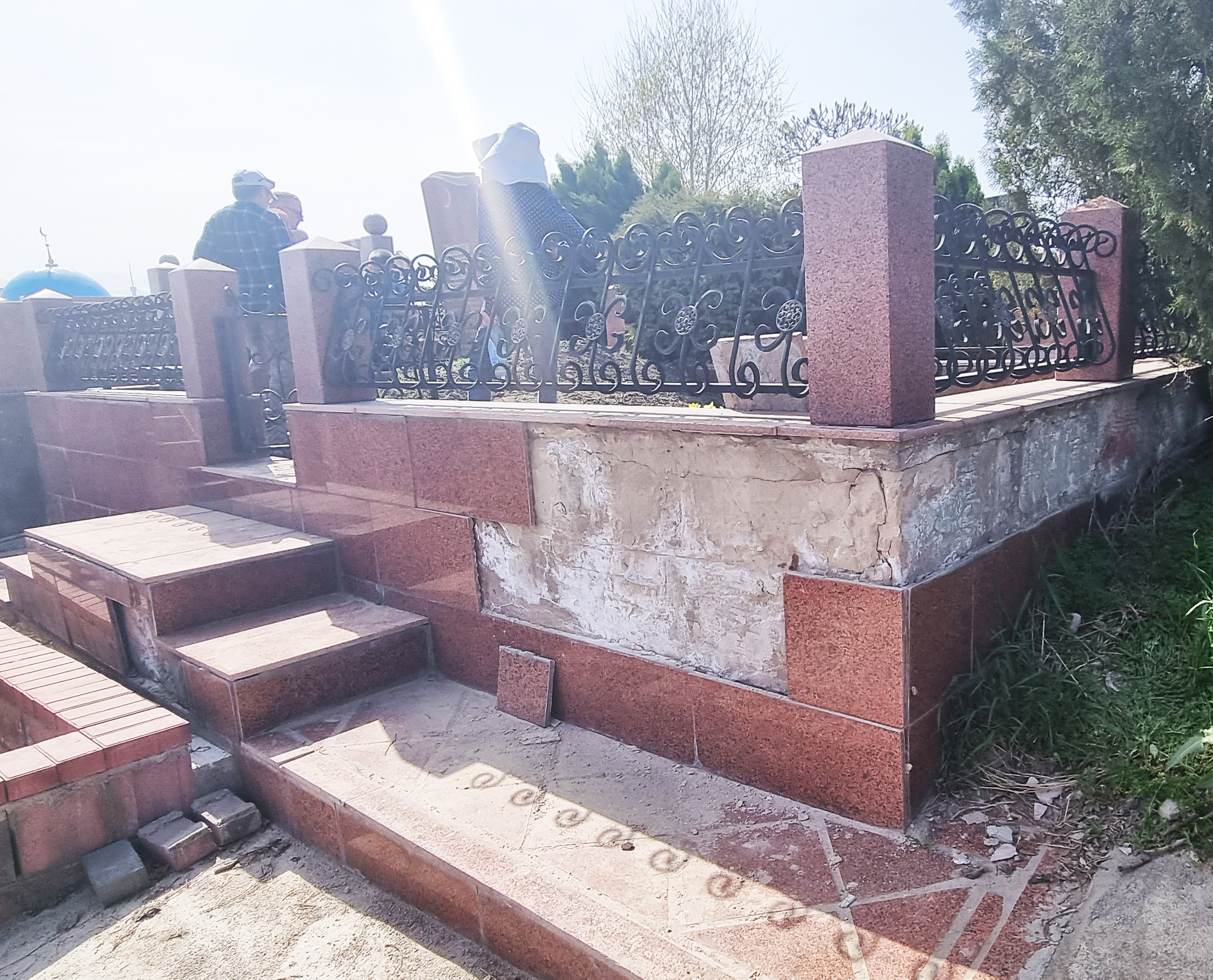 Реставрация гранитных мемориалов в Алматы