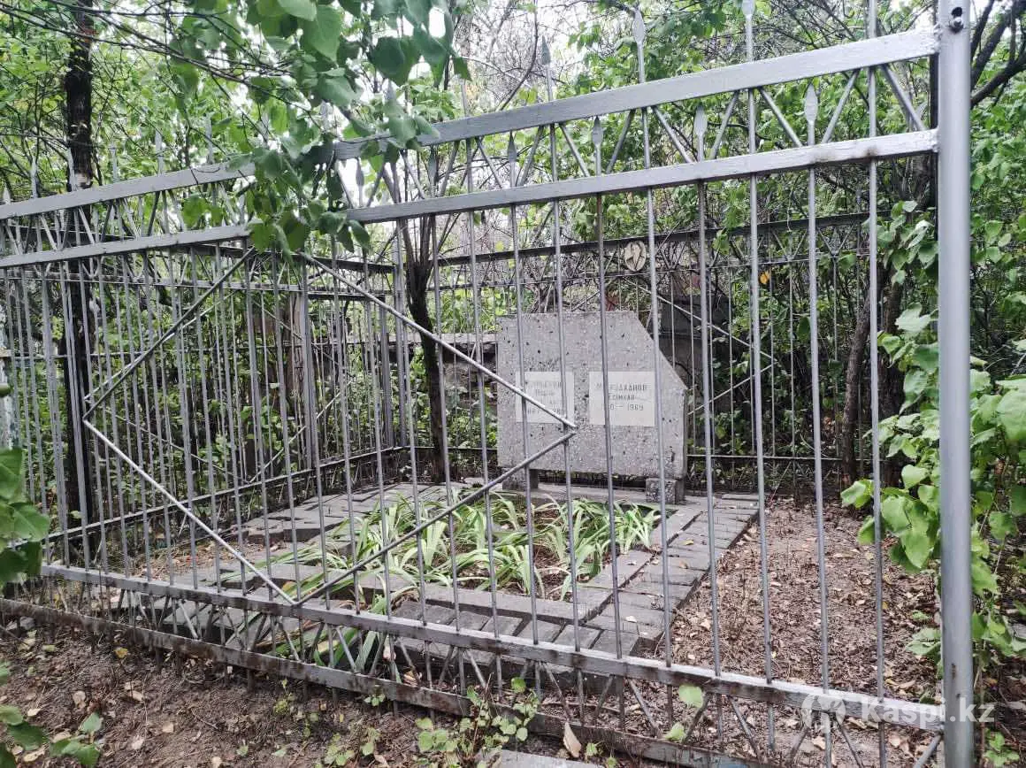 Реставрация памятников и могил в Алматы, переложить плитку на могиле в Алматы