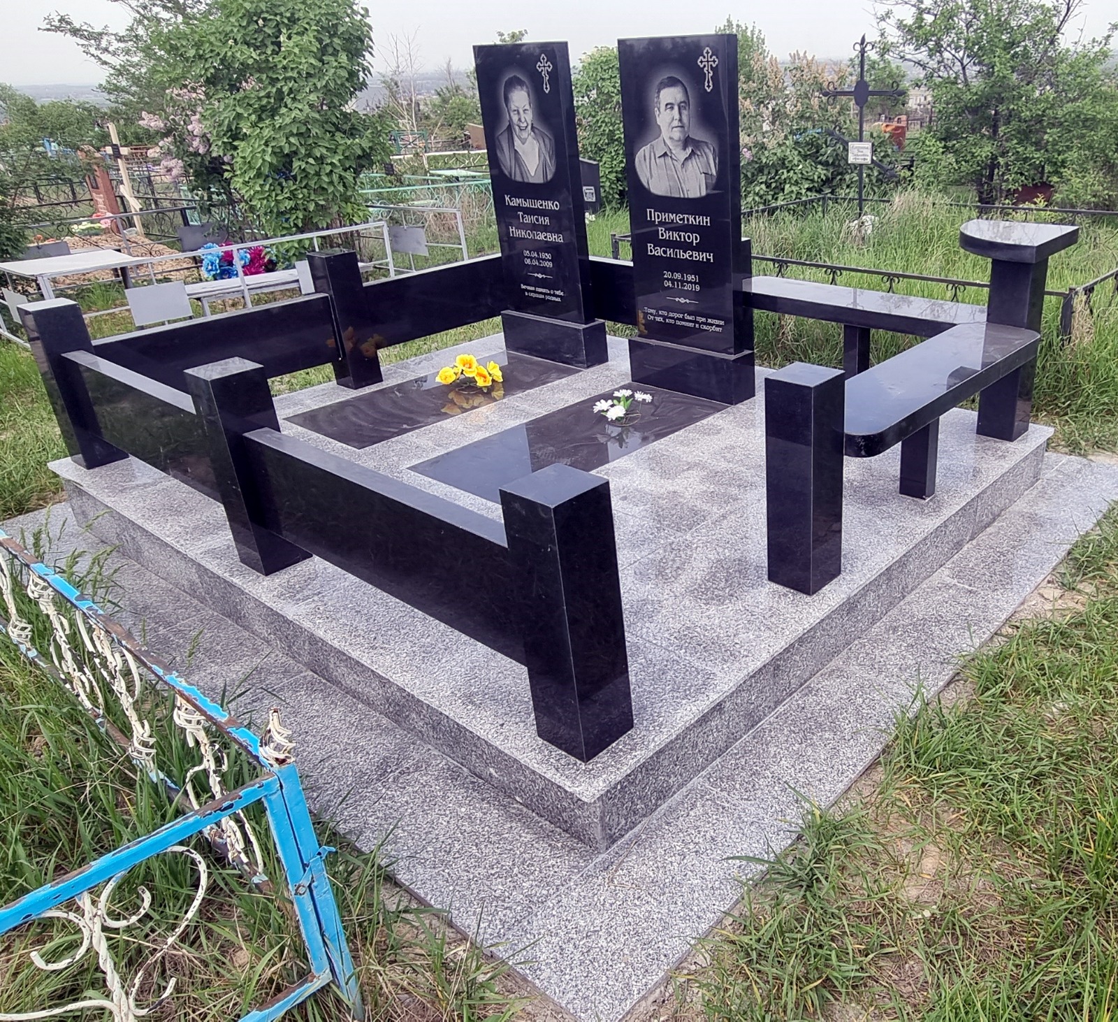 Гранитные комплексы на могилу в Талгаре - это символ вечной памяти и уважения к предкам.