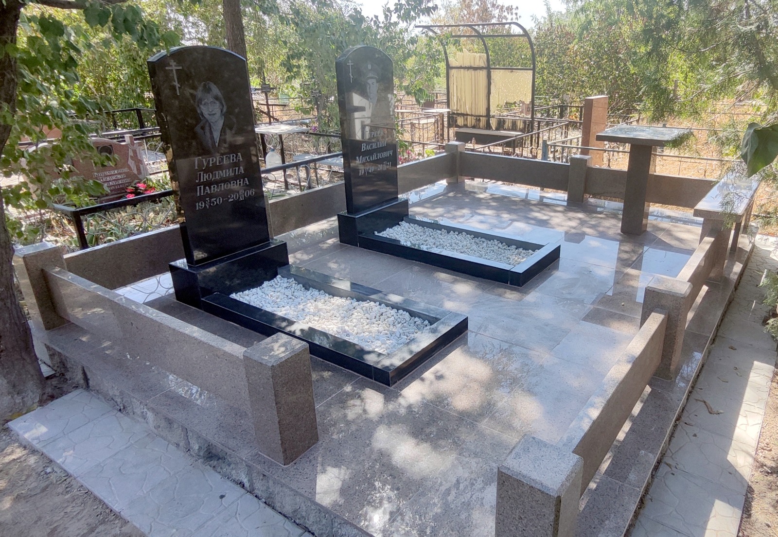 Фундамент на могилу в Семее, гранитное ограждение на могилу, памятники на кладбище в Семее