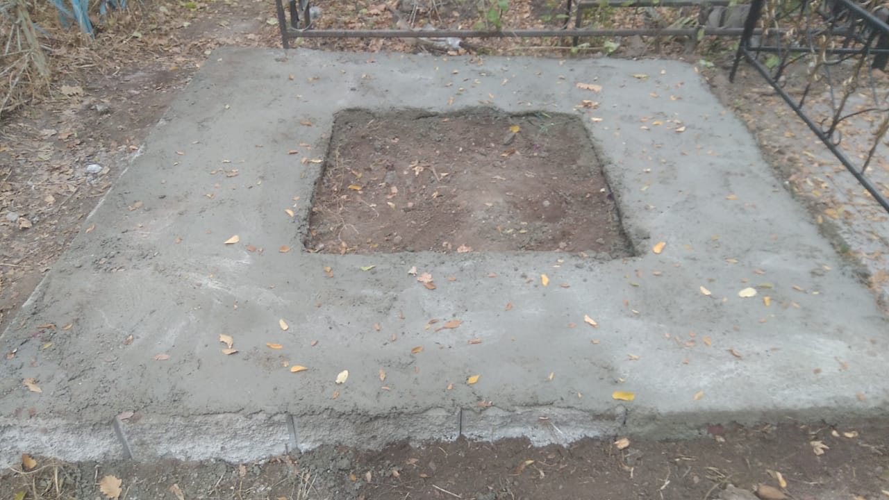 бетонная стяжка на кладбище