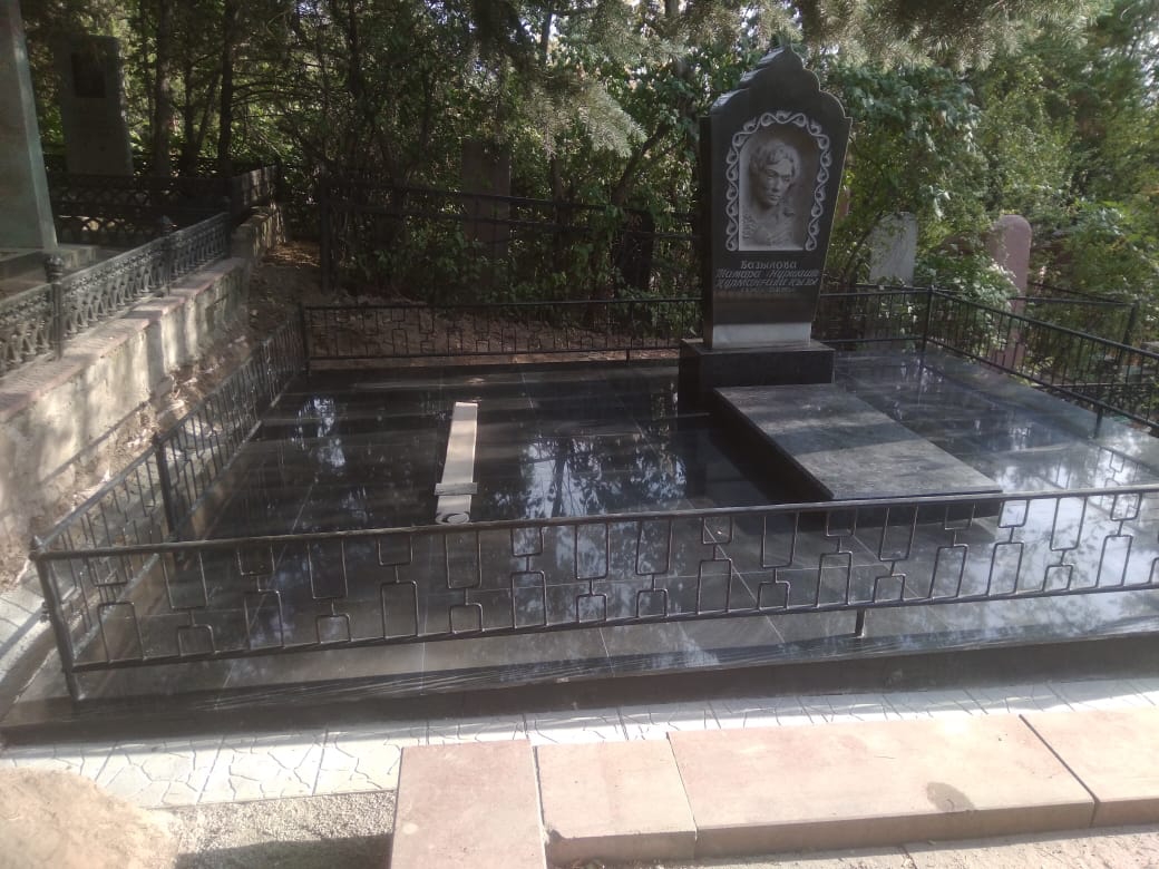 Ремонт гранитных памятников на кладбище в Алматы