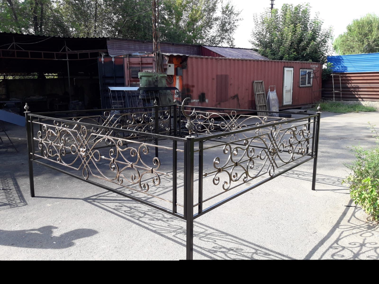 Мусульманская ограда выполненая по технологии художественной ковки