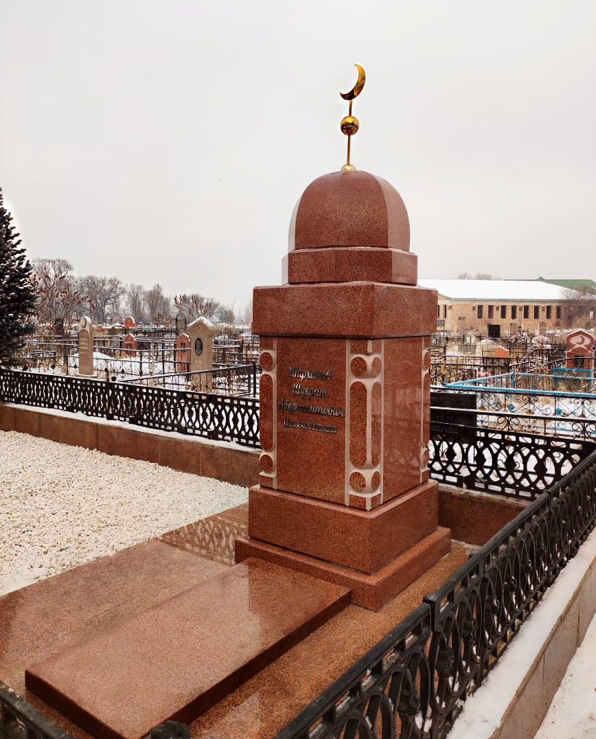 Эксклюзивный мусульманский памятник, элитный мусульманский памятник на могилу фото, памятник из красного гранита на кладбище фото
