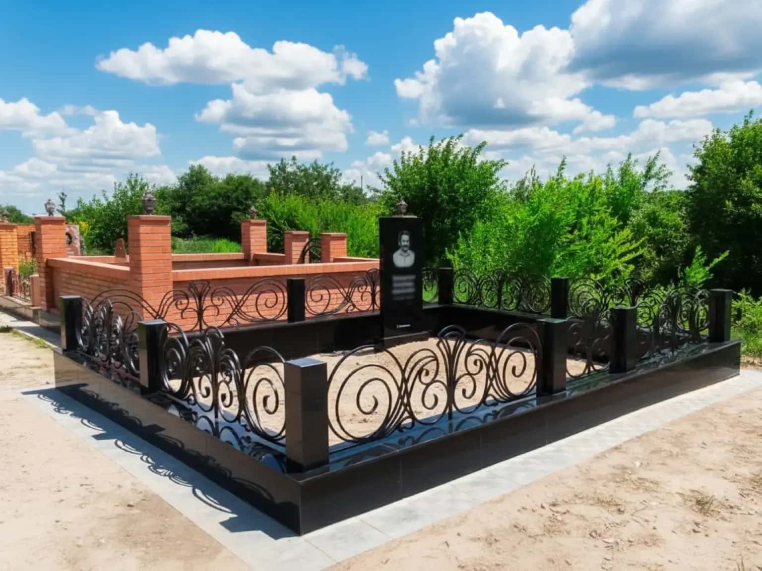 Строительство мусульманского надгробного памятника в Алматы