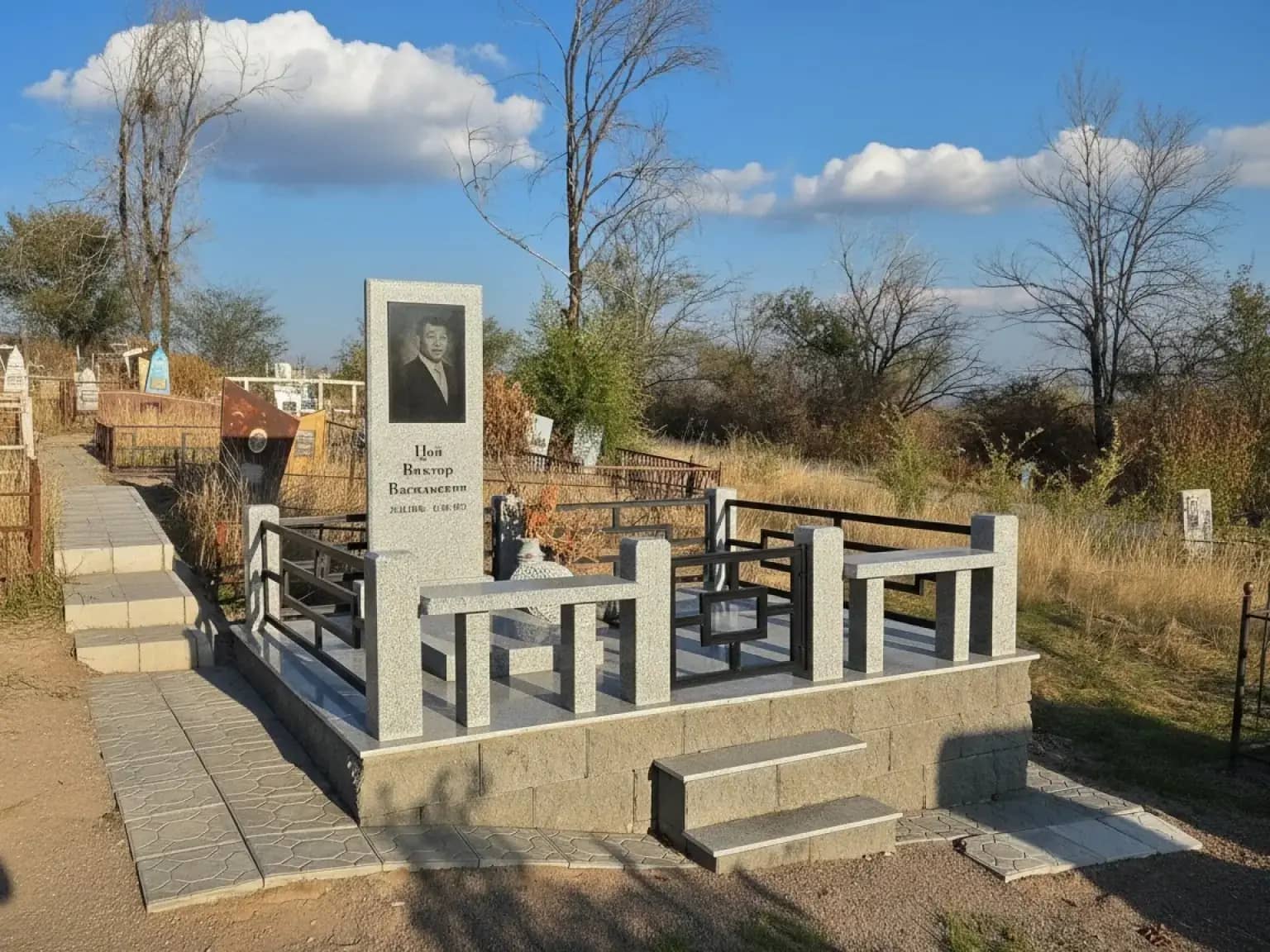 Памятники из гранита в Алматы