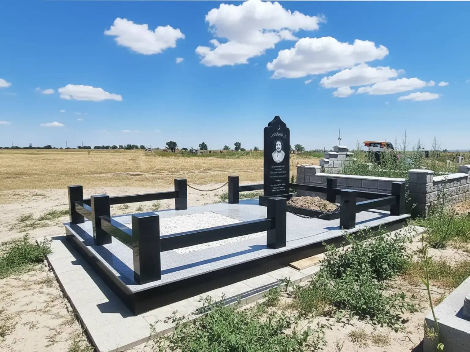 Гранитные комплексы на могилу в Енбекшиказахском районе: символ вашего уважения и любви.