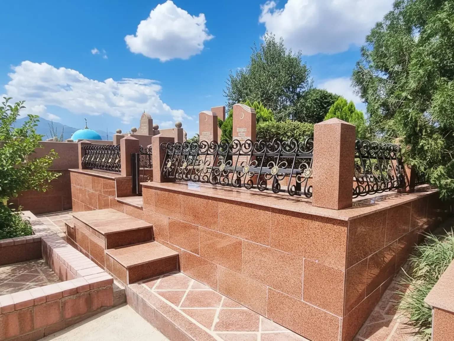 Памятники из гранита в Риддере обеспечивают надежную память о близких.