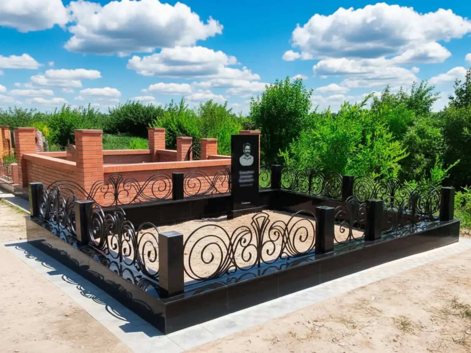 Памятники на могилу в Есике: неповторимая красота и стойкость.