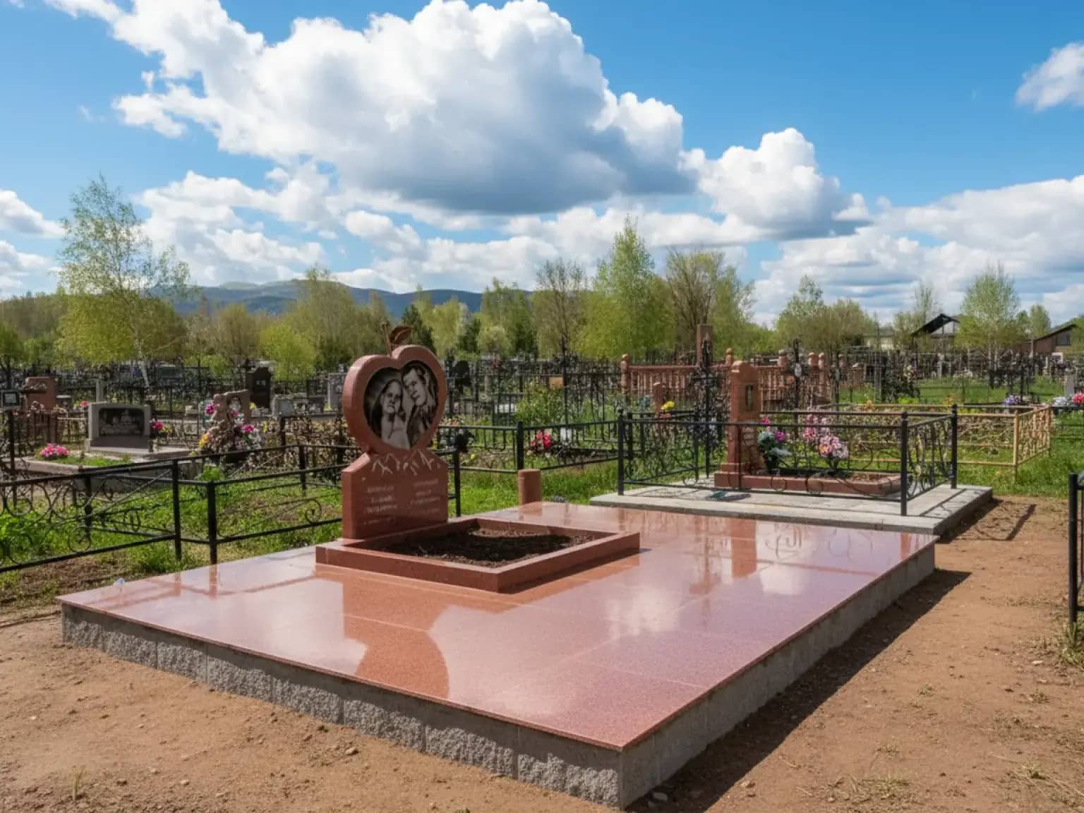 Монтаж памятников в Аксу, мусульманский мемориальный комплекс на кладбище из гранита