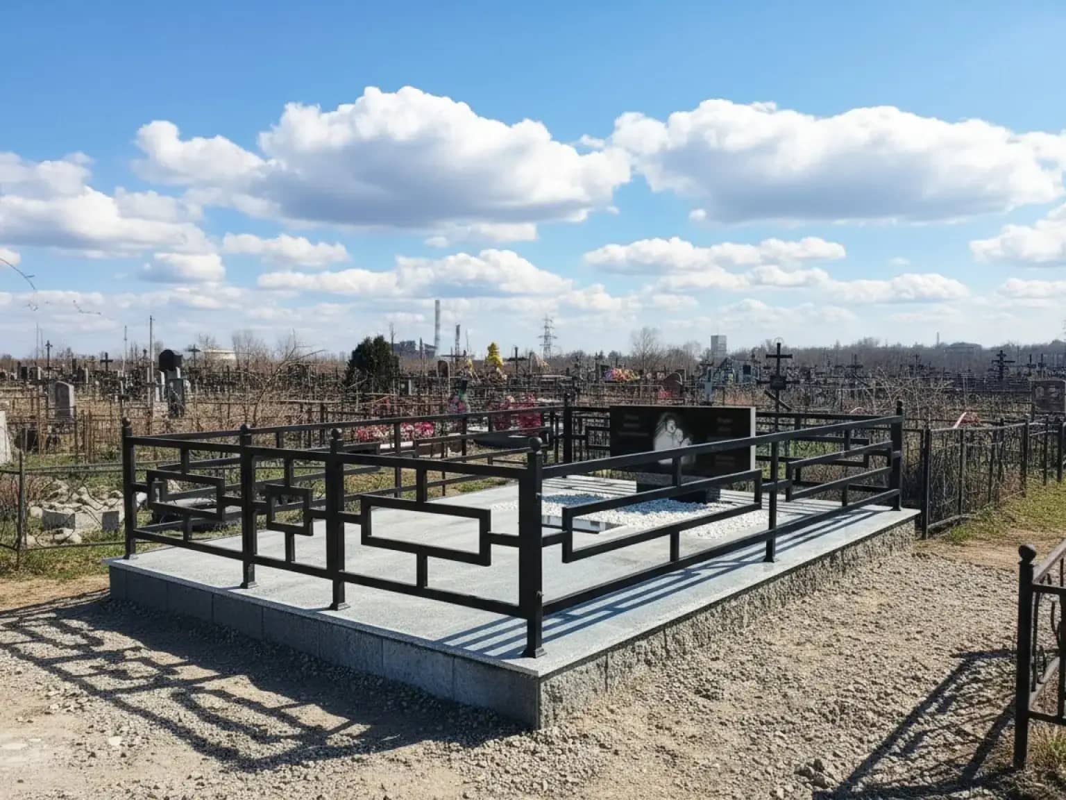 Мемориальный могильный комплекс для мусульманина из зеленого гранита заказать в Аксу