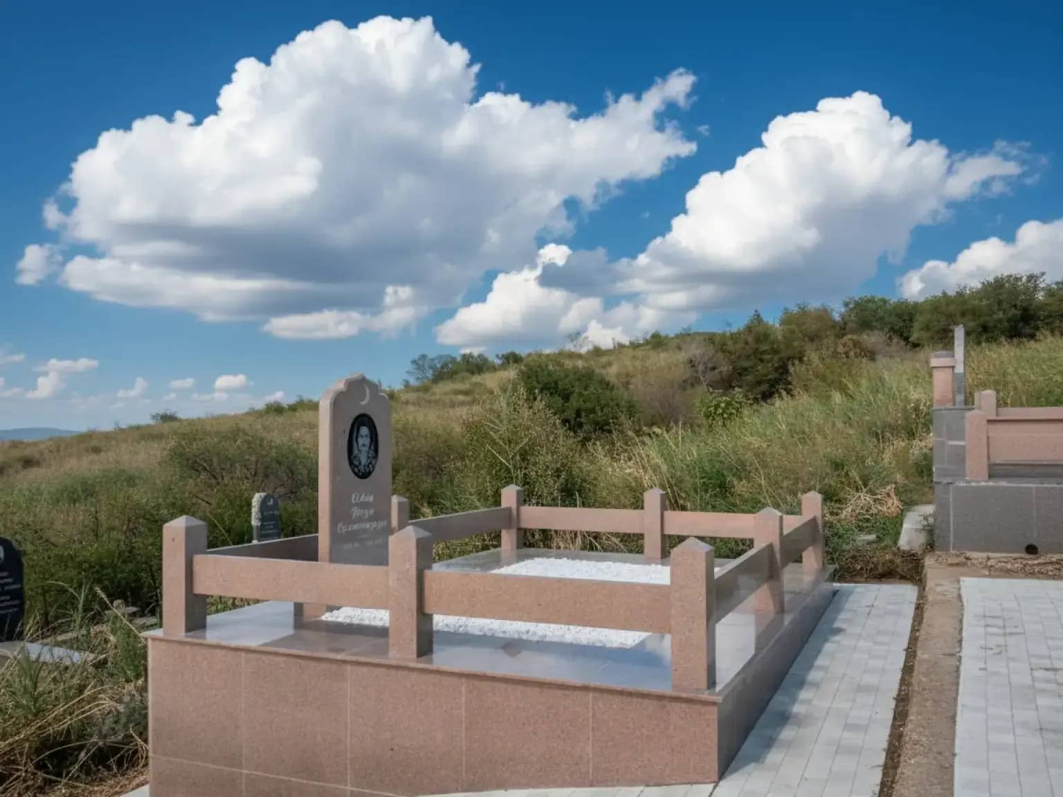 Изготовление памятников в Енбекшиказахском районе: долговечность и элегантность в каждой детали.