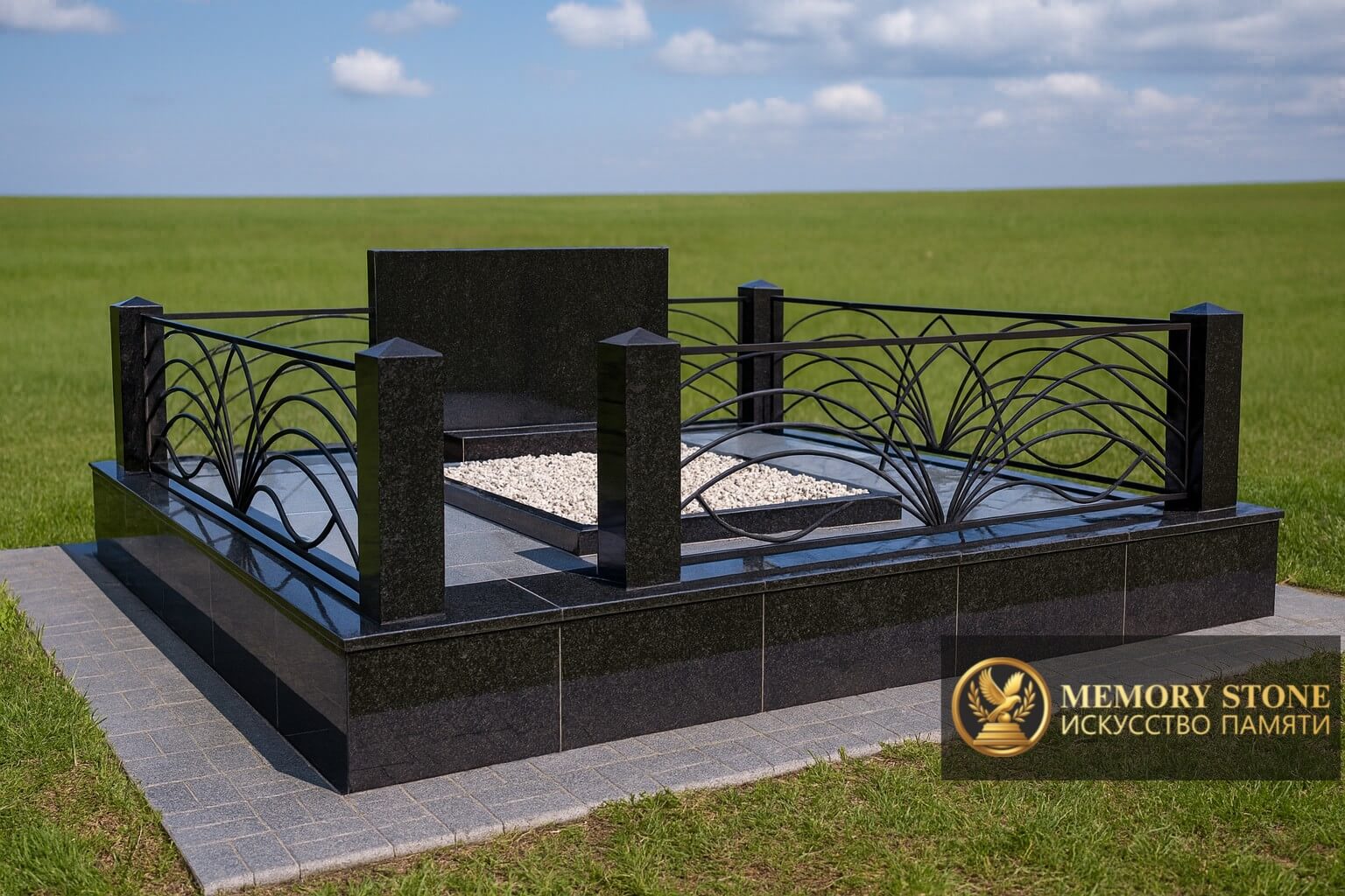 Памятник на могилу с оградой из гранита в Алматы