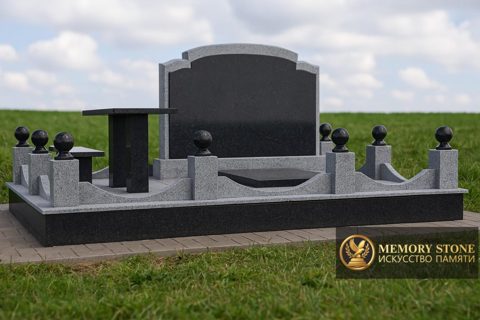 Мусульманский памятник на могилу женщины с оградой из гранита заказ в Алматы
