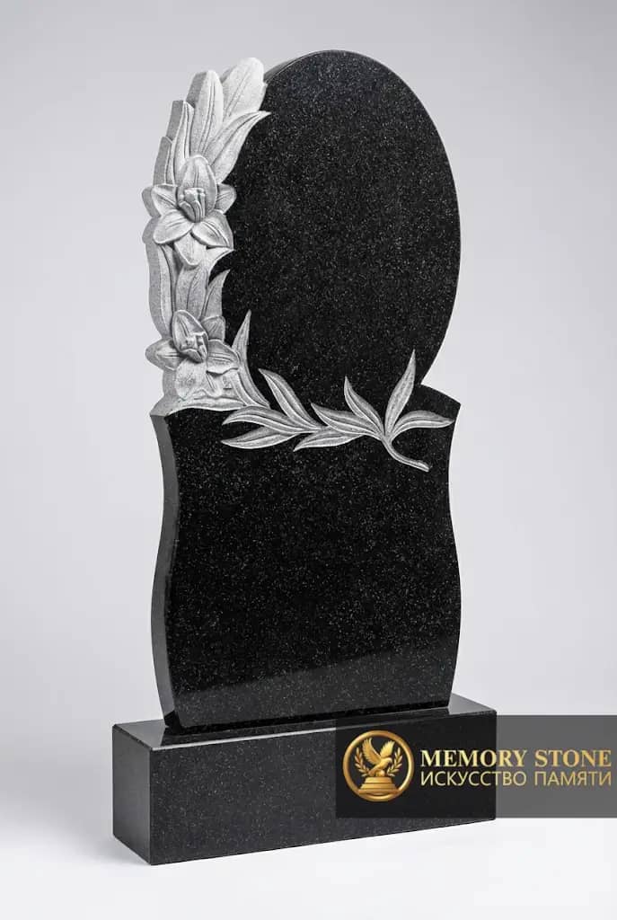Надгробие на могилу из черного гранита с цветочной резьбой BG26