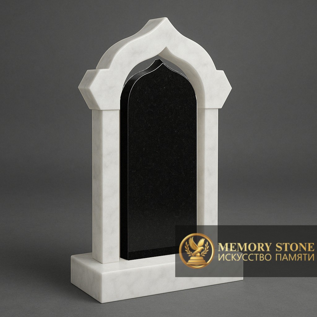 строгий памятник портал с белым обрамлением и темной вставкой для благоустройства могилы