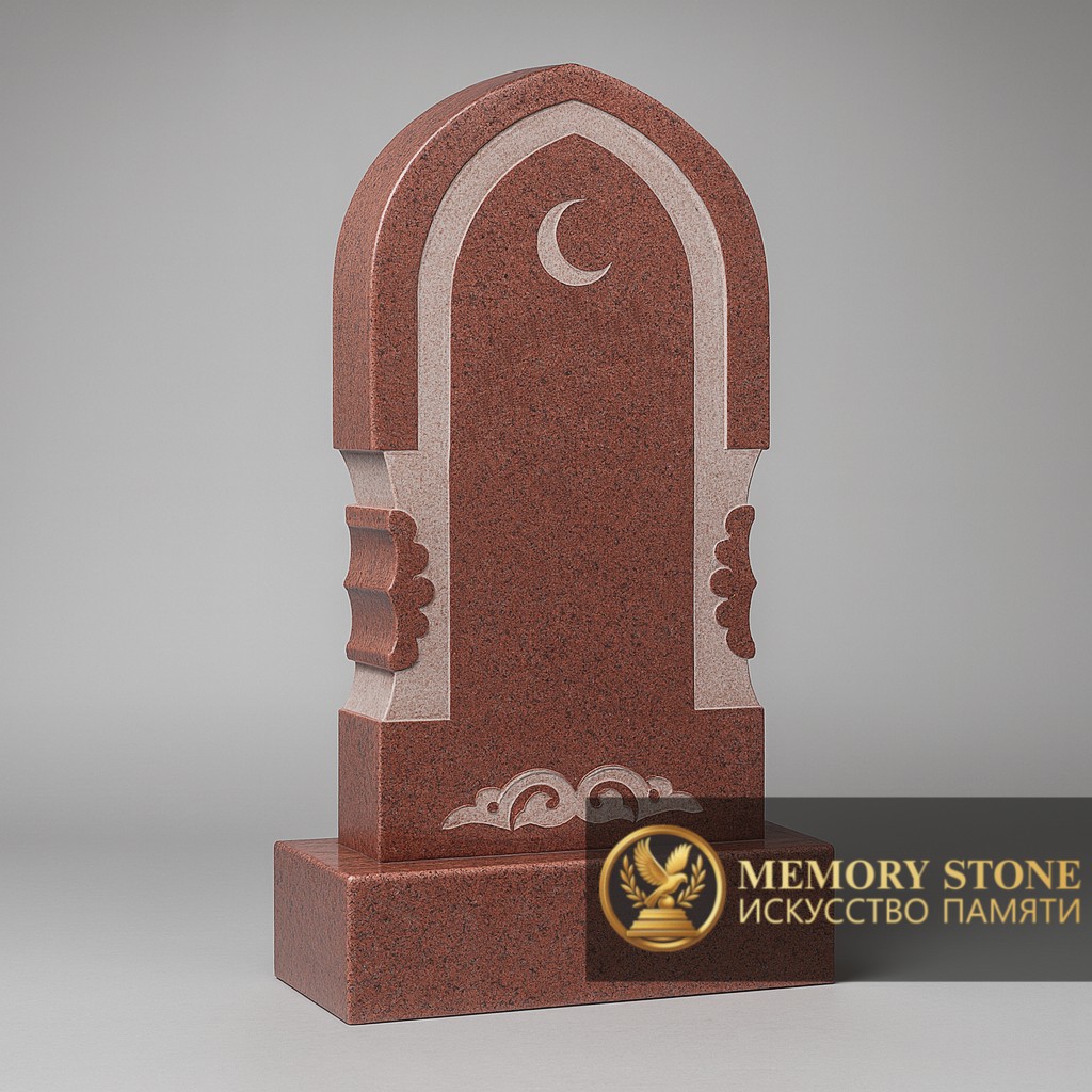 высокий монумент с резным куполом и исламским орнаментом на могилу