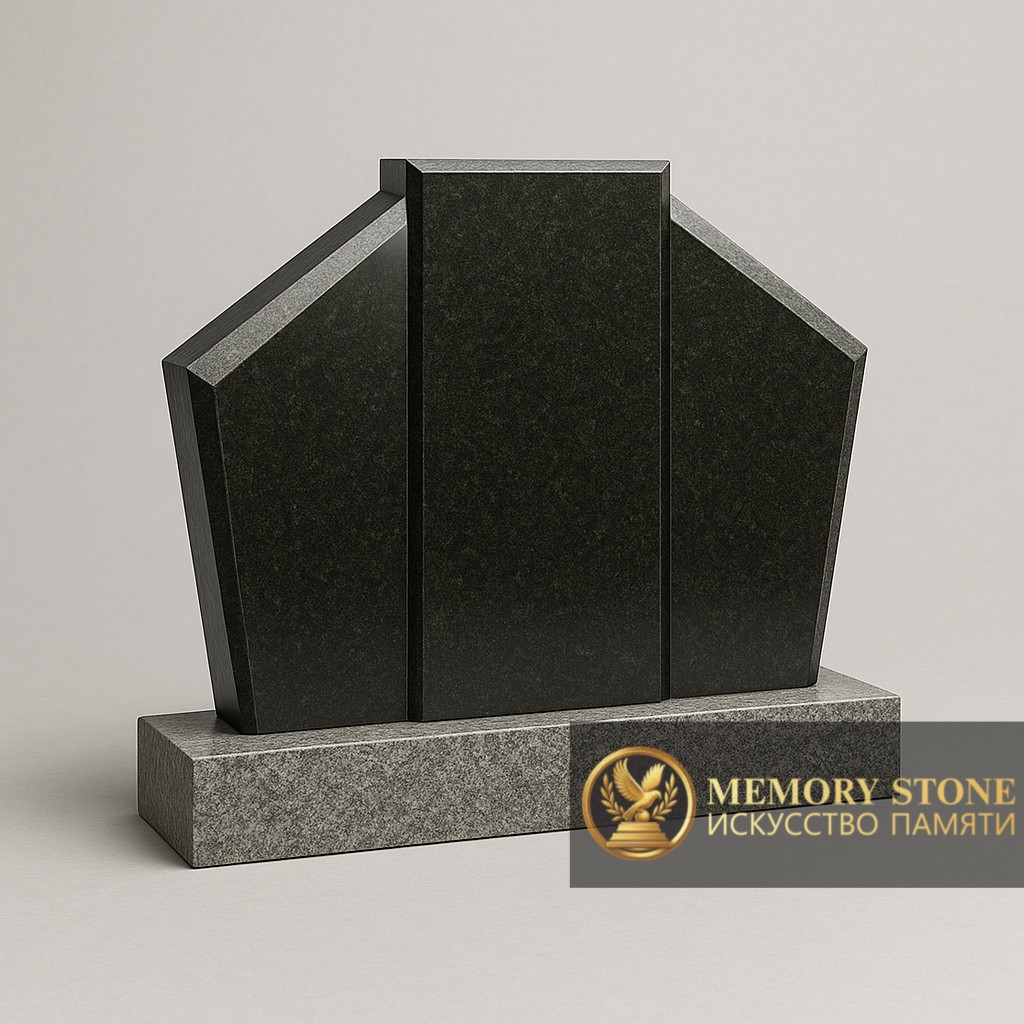 семейный памятник из трех черных плит веером на светлом основании