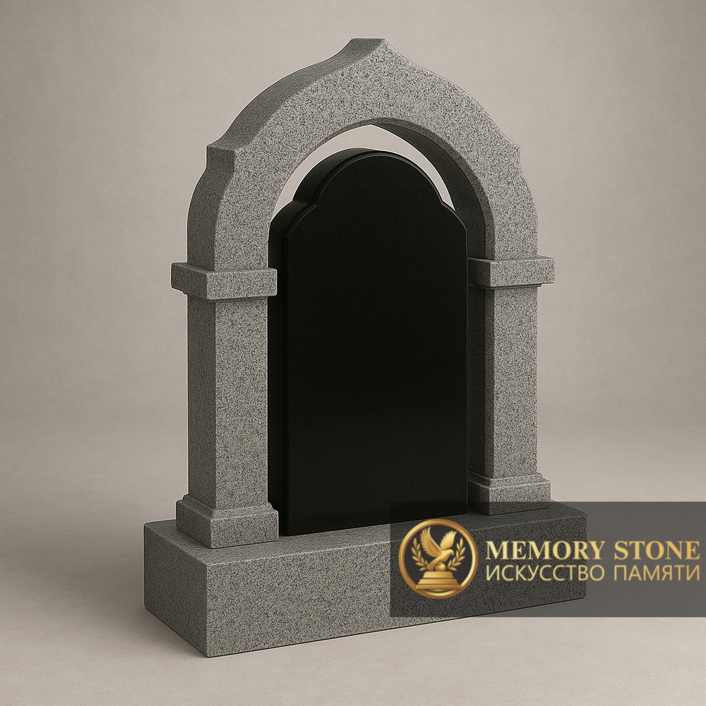 Величественный портал из светлого натурального камня с фактурной окантовкой