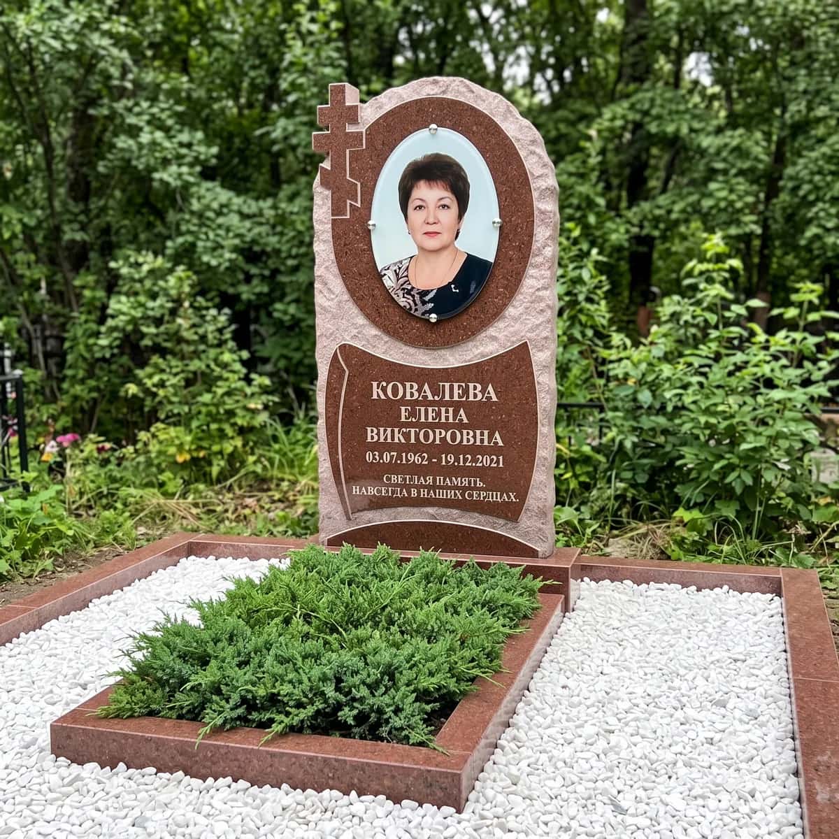 Овальный портрет на памятник на стекле