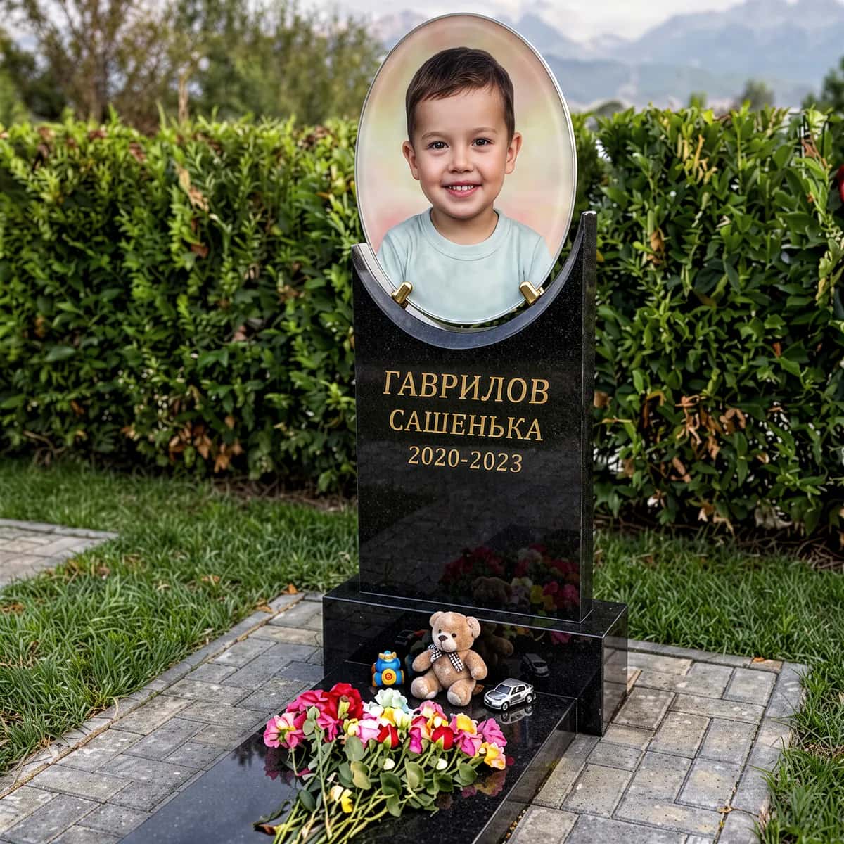 Детский памятник с портретом на стекле в Казахстане